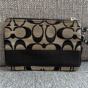 Small Coach wristlet